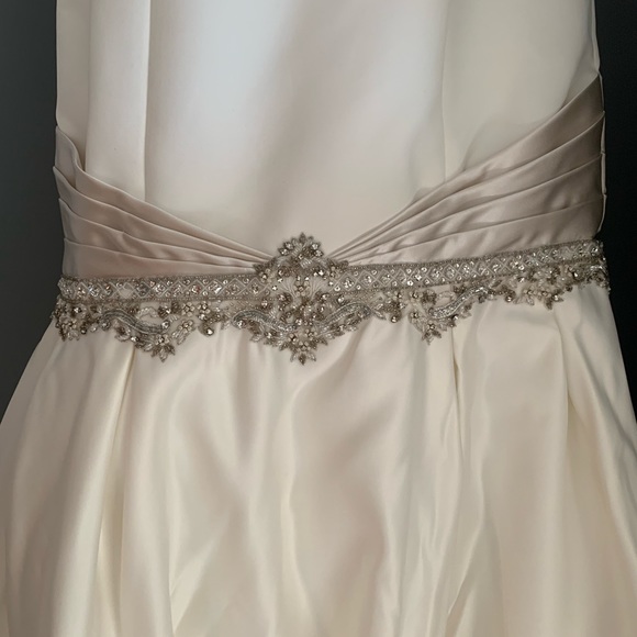 Wedding dress Victor Harper - Picture 3 of 7